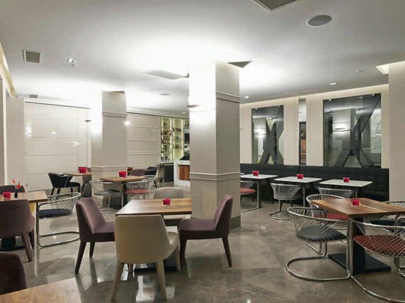 Hotel Four Points Flex By Sheraton Taksim Square Stambuł